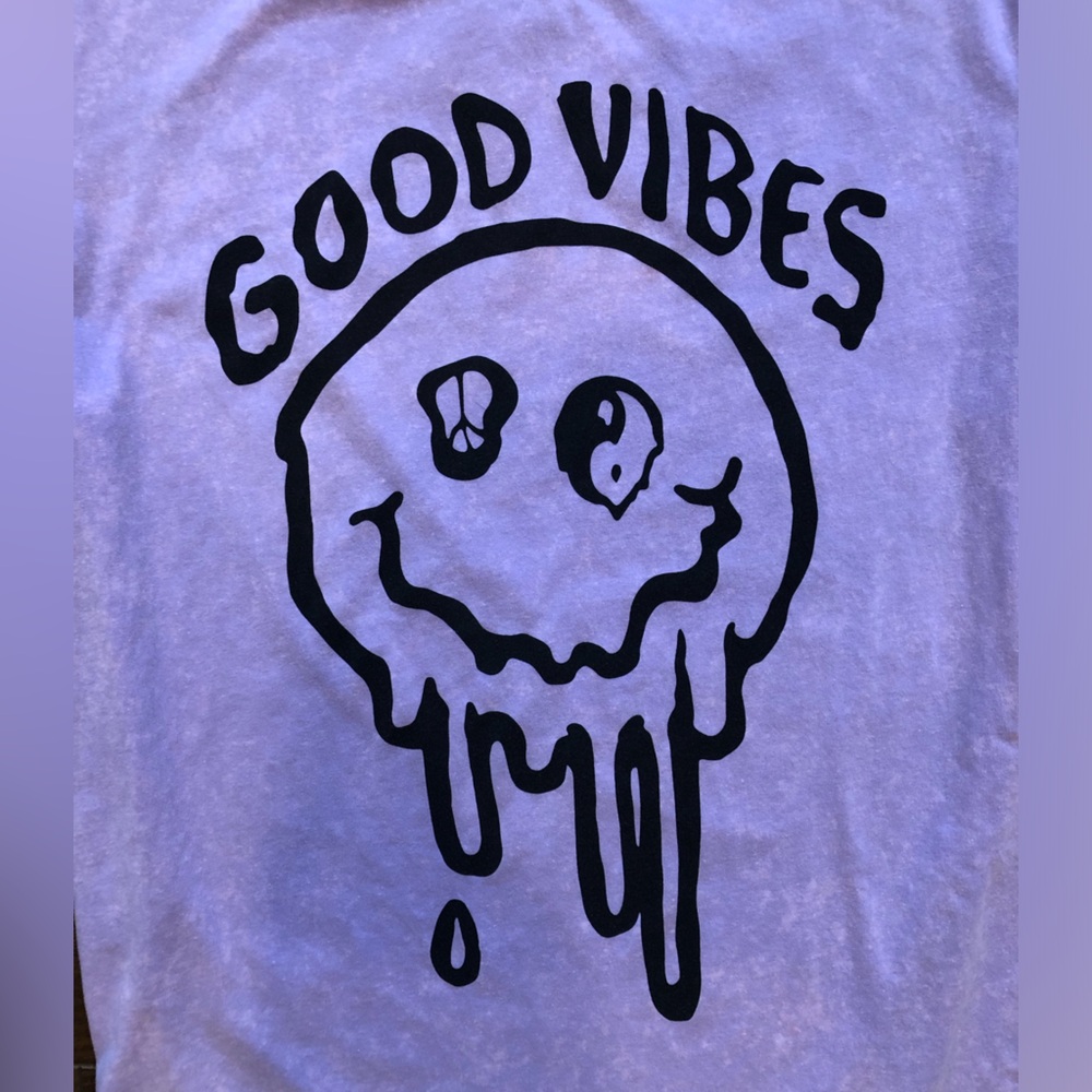 Shirt - Picture 2 of 4